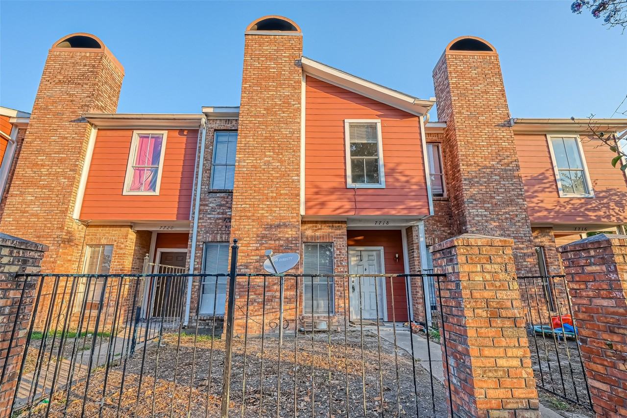 7726 W Gulf Bank Rd #7726 - Photo 3 of 8