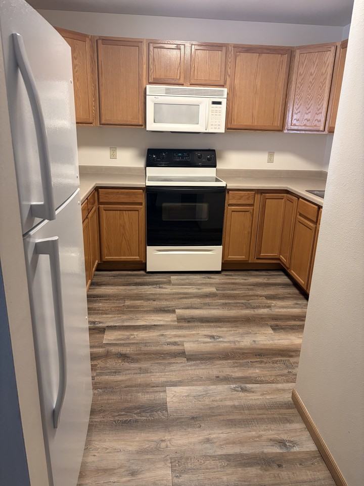 421 Water Street - Photo 3 of 15