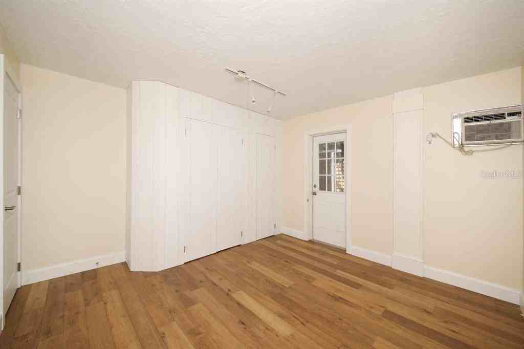 1000 Gantt Ave #1000 - Photo 3 of 31