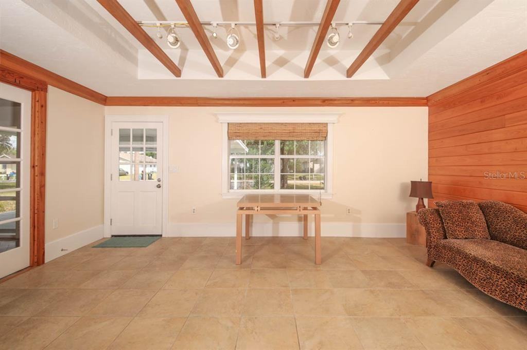 1000 Gantt Ave #1000 - Photo 6 of 31