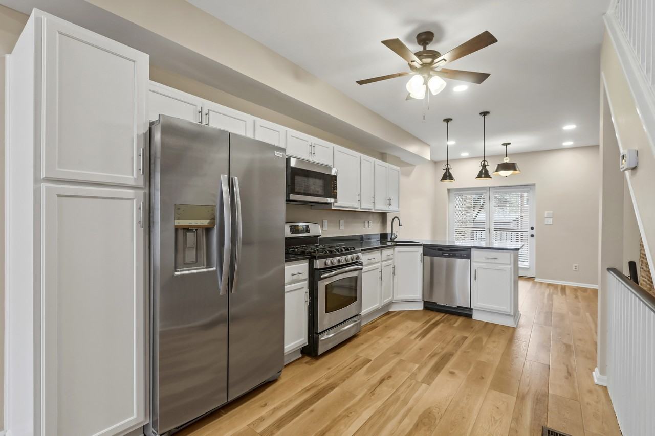 3313 Hudson St - Photo 5 of 22