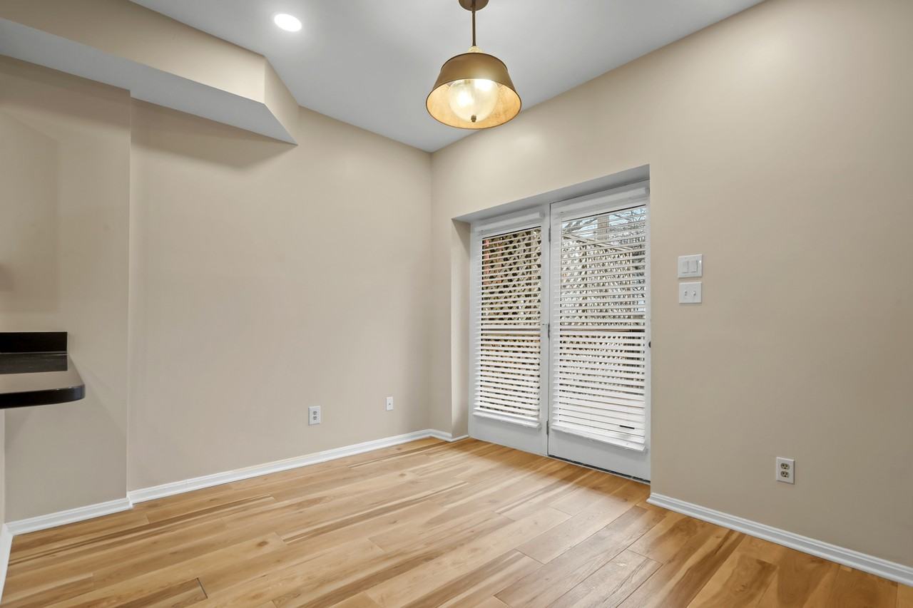 3313 Hudson St - Photo 7 of 22