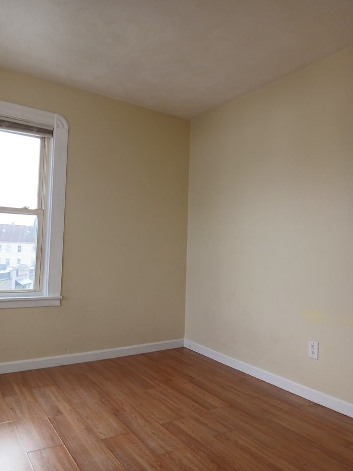 455 Belleville Avenue New Bedford - Photo 5 of 8