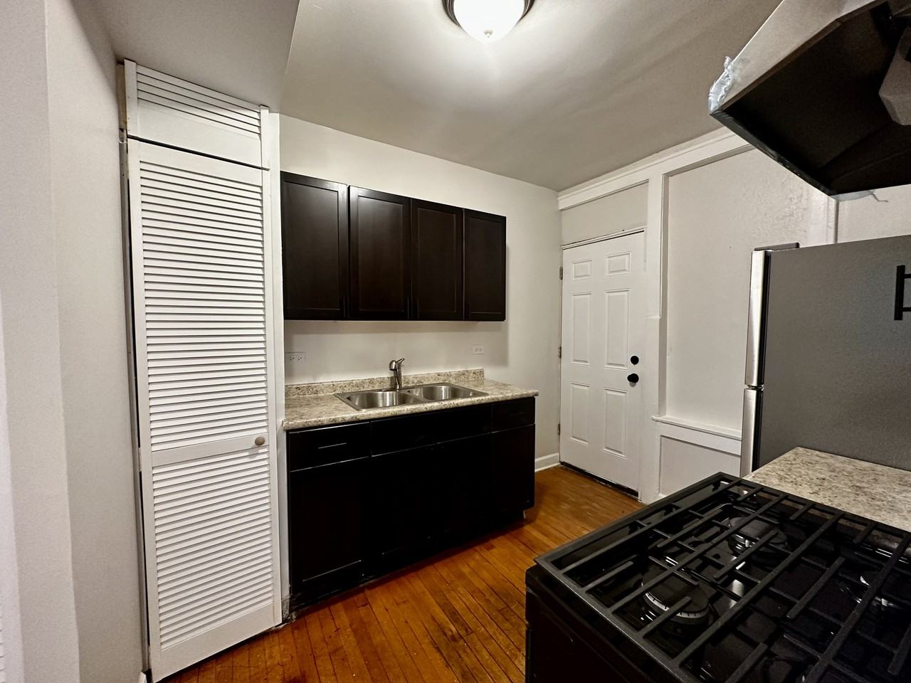 4056 W Crystal St #1 - Photo 3 of 8