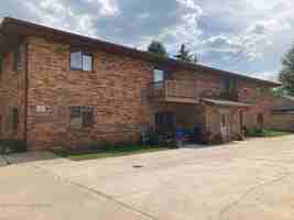 featured image of 916 E Elm St