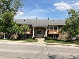 featured image of 515 S Hall St