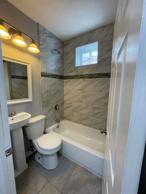 4915 Olive St - Photo 4 of 10