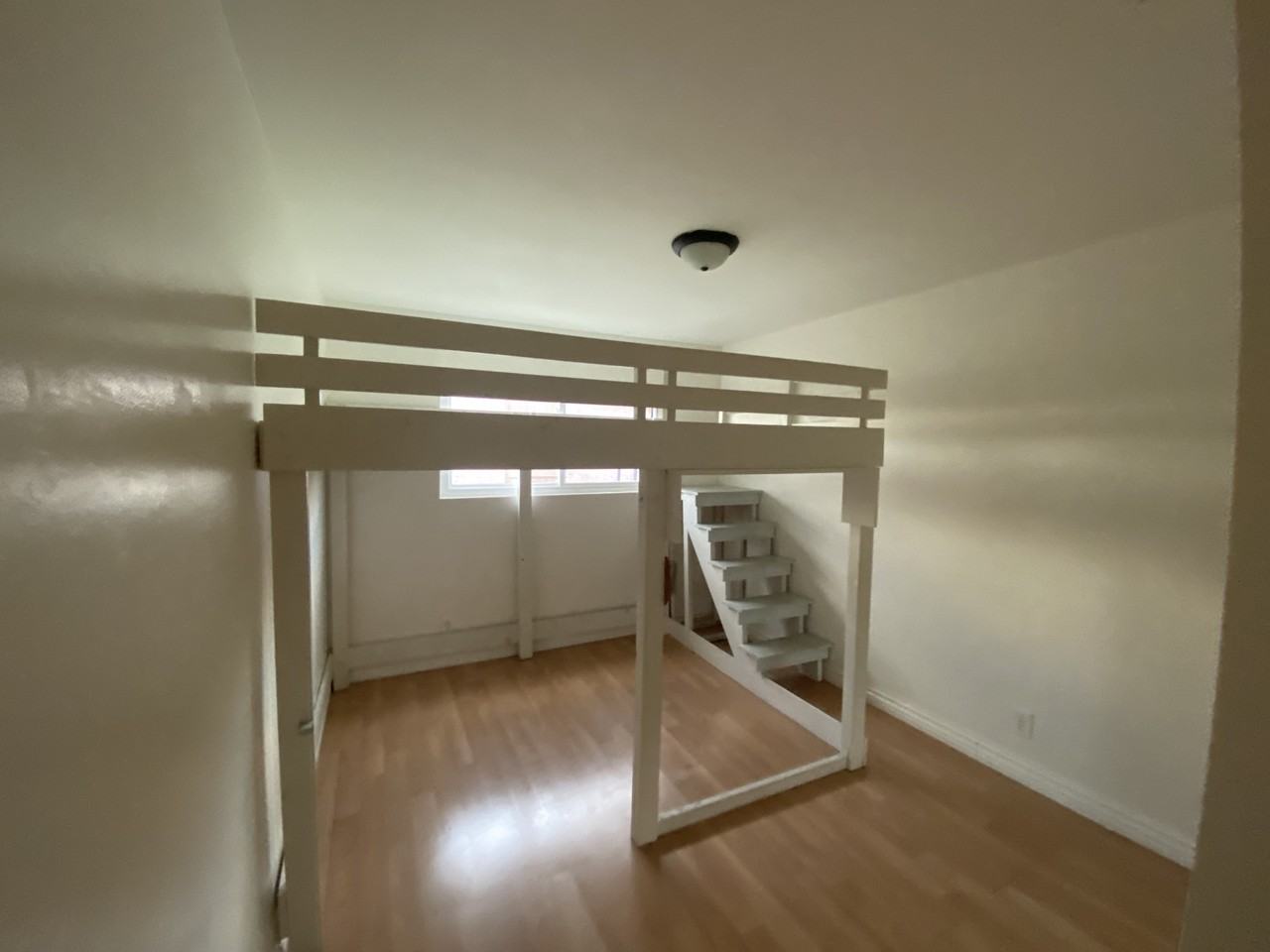 9601 Woodman Ave - Photo 3 of 14
