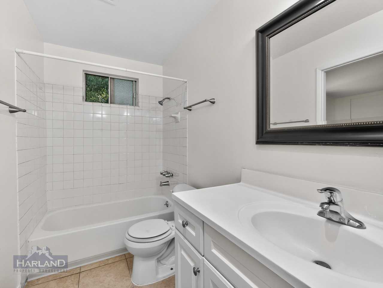 640 E 16th St - Photo 2 of 10