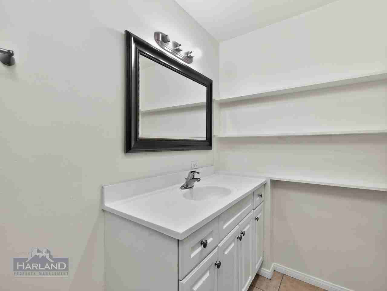 640 E 16th St - Photo 3 of 10