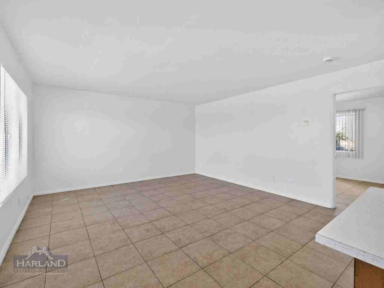 640 E 16th St - Photo 7 of 10