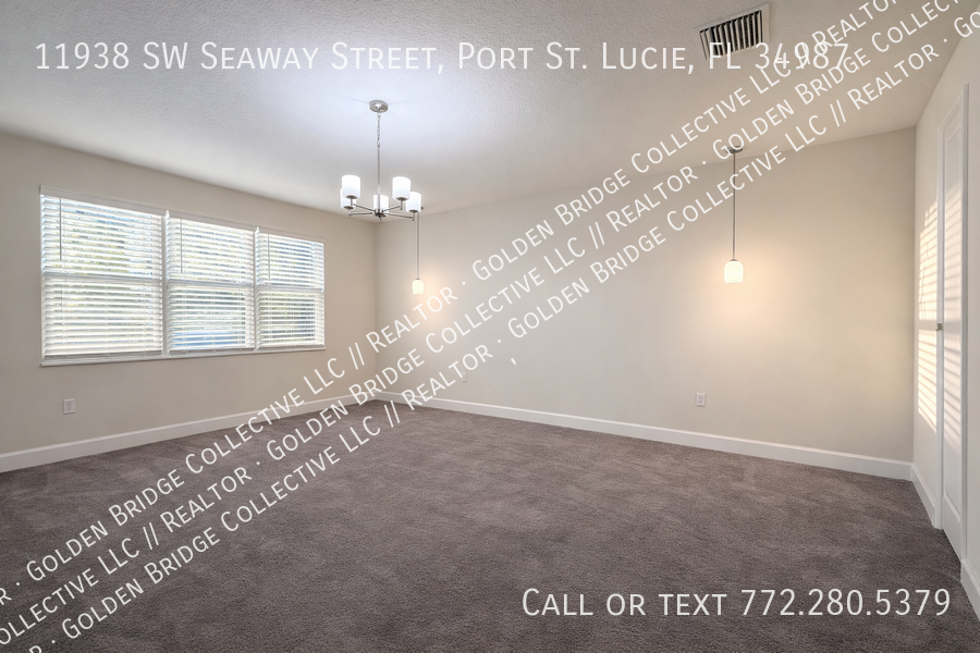 11938 Sw Seaway St - Photo 2 of 7