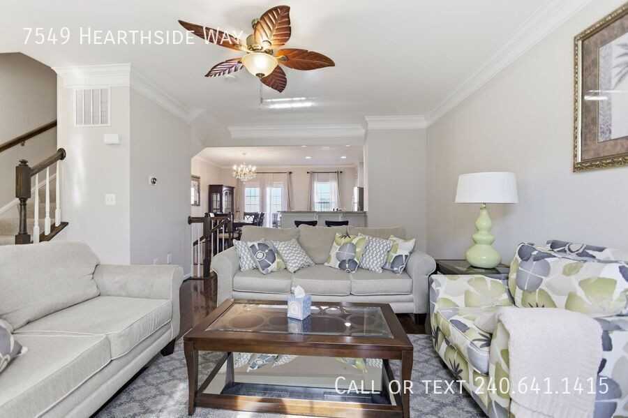 7549 Hearthside Way - Photo 4 of 32