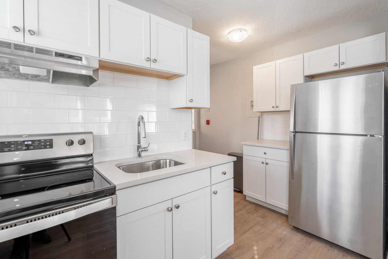 83 Gibson Ave #1 - Photo 4 of 9