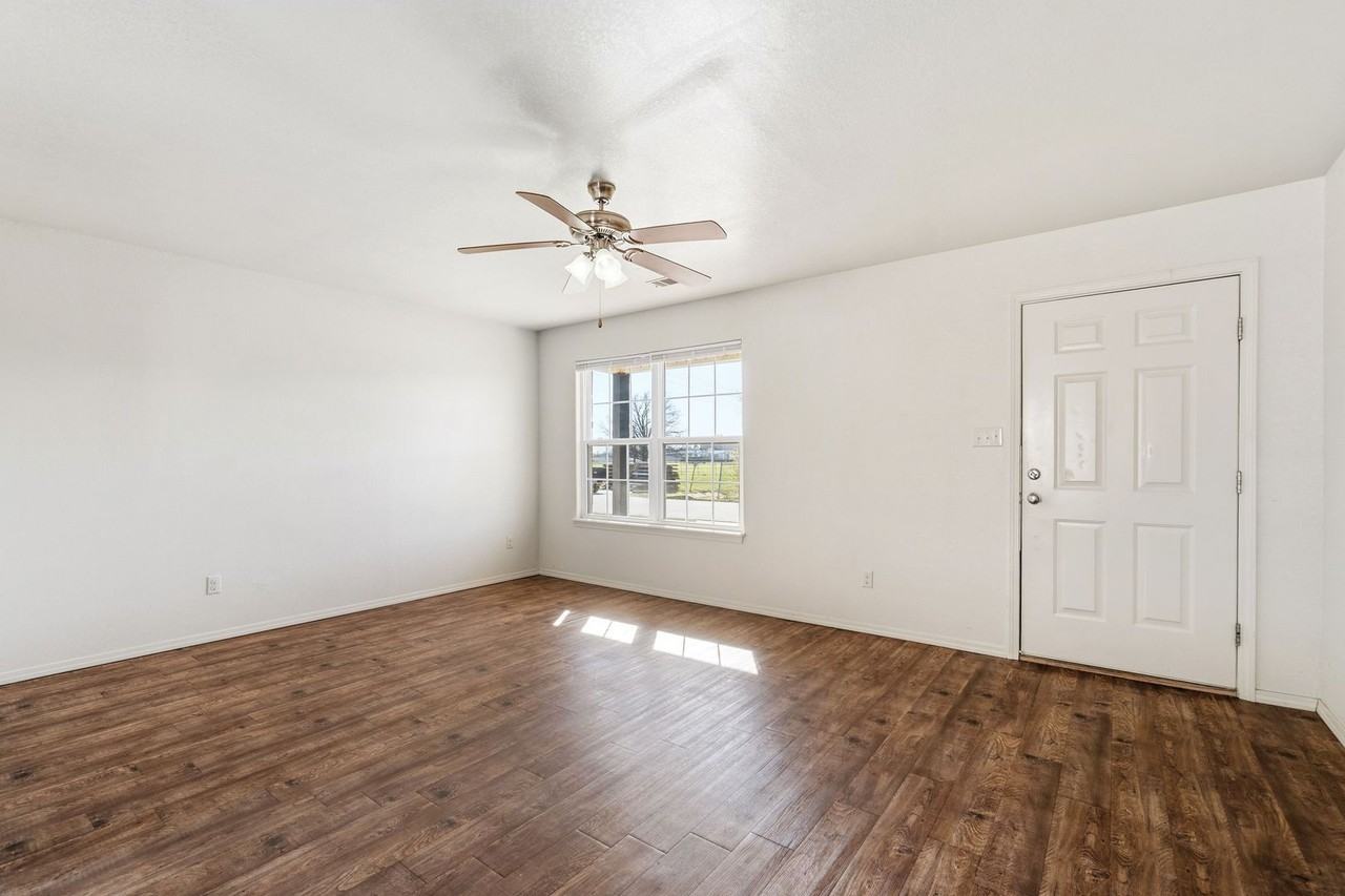 801 Creston St #A - Photo 7 of 18