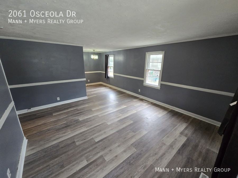 2061 Osceola Dr - Photo 3 of 26