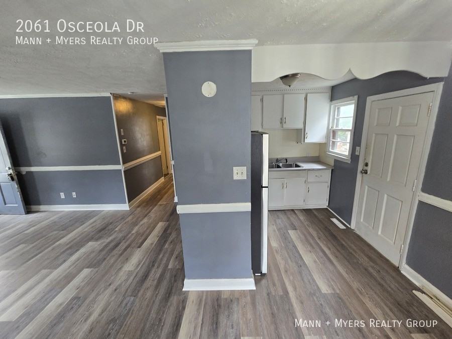 2061 Osceola Dr - Photo 7 of 26