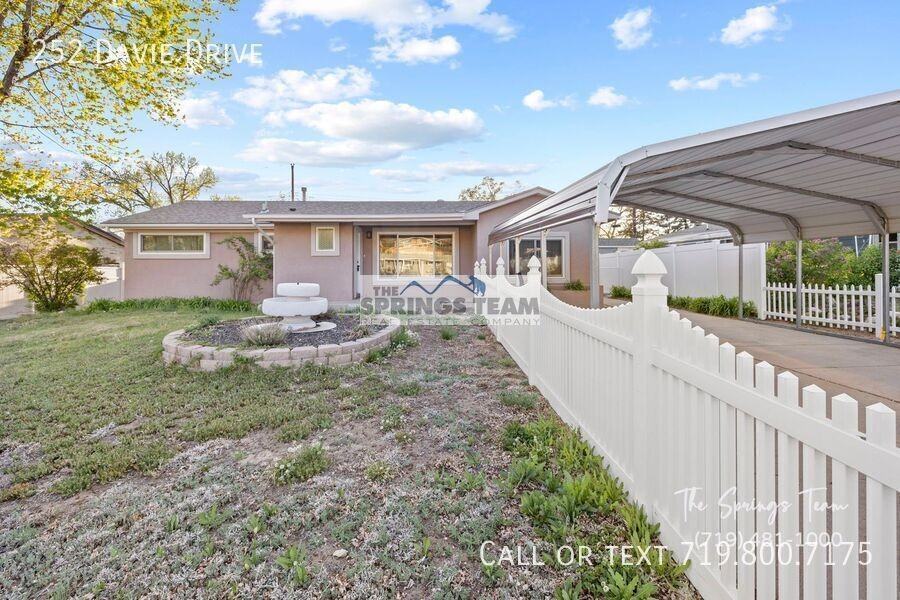 252 Davie Dr - Photo 3 of 43