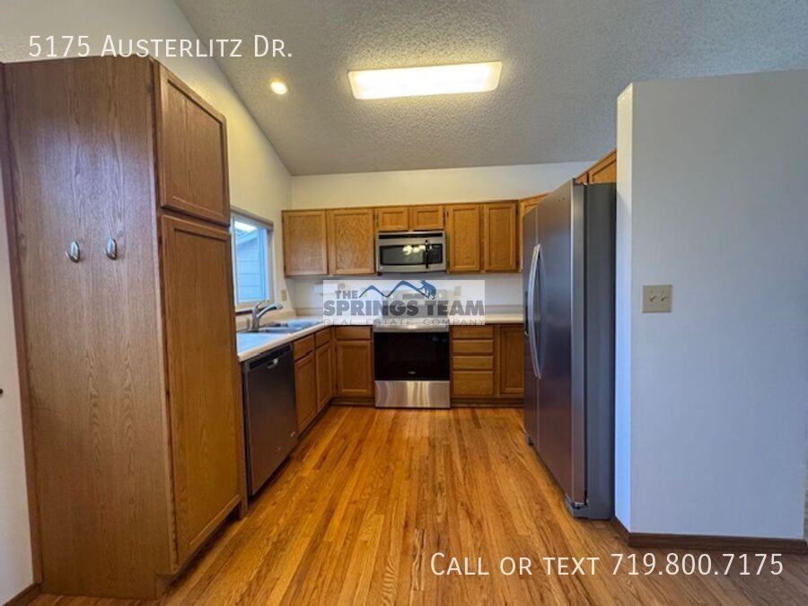 5175 Austerlitz Dr - Photo 4 of 23