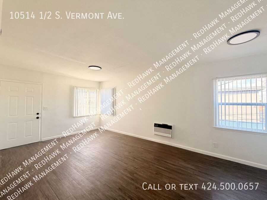 10514 1/2 S Vermont Ave - Photo 3 of 11