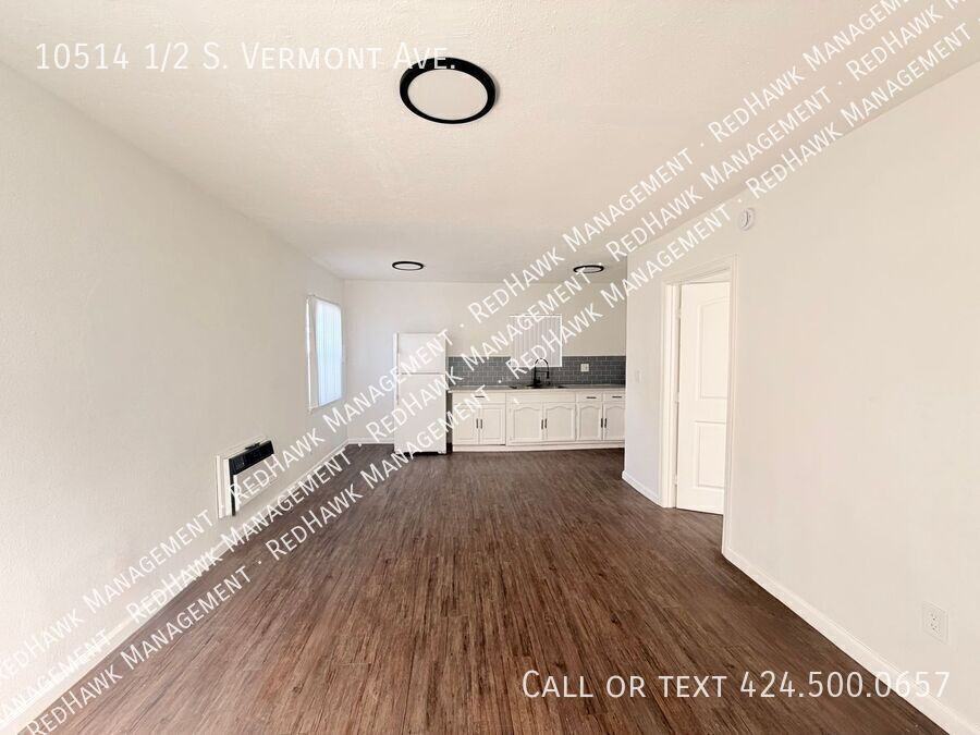 10514 1/2 S Vermont Ave - Photo 4 of 11