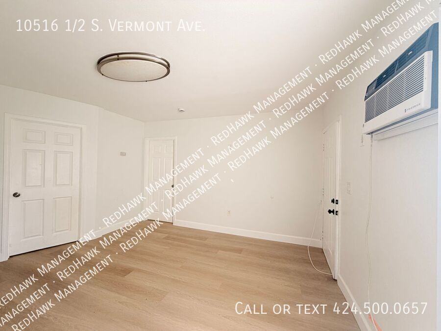 10516 1/2 S Vermont Ave - Photo 5 of 12