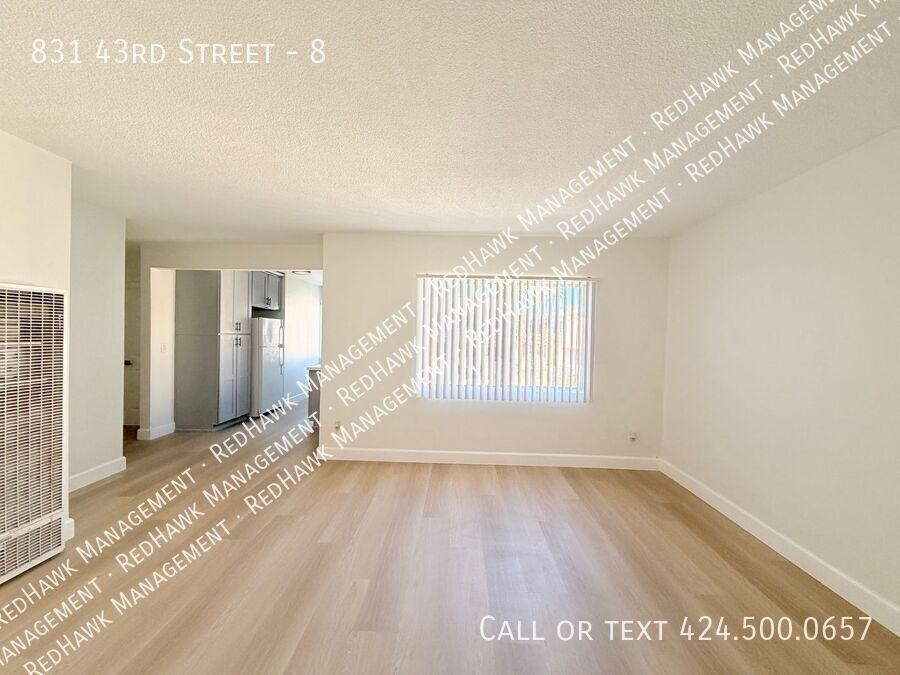 831 W 43rd St #8 - Photo 2 of 17