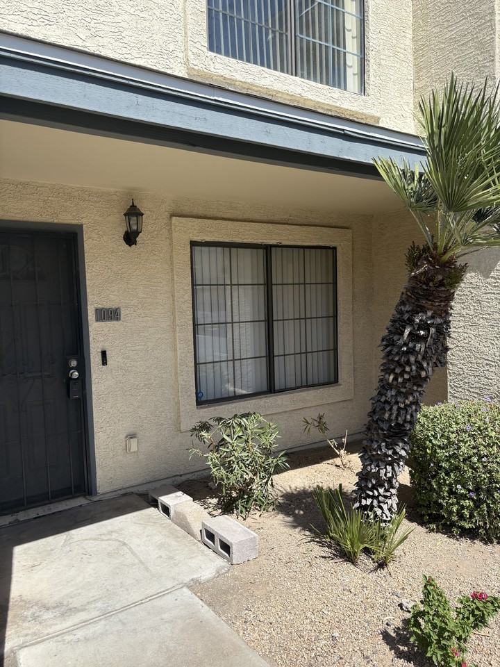 7801 North 44th DriveUnit 1094 #1 - Photo 2 of 11