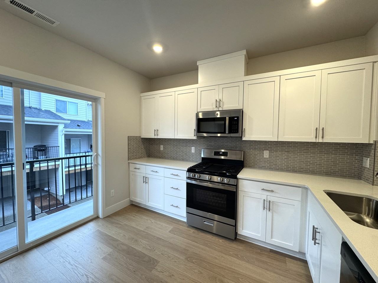 15083 Nw Ethel Ln #1 - Photo 2 of 25