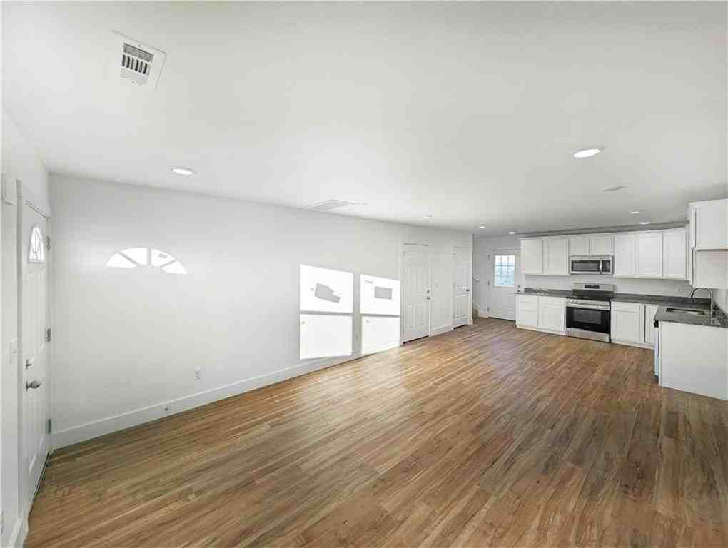 1206 Nedra Dr - Photo 5 of 21