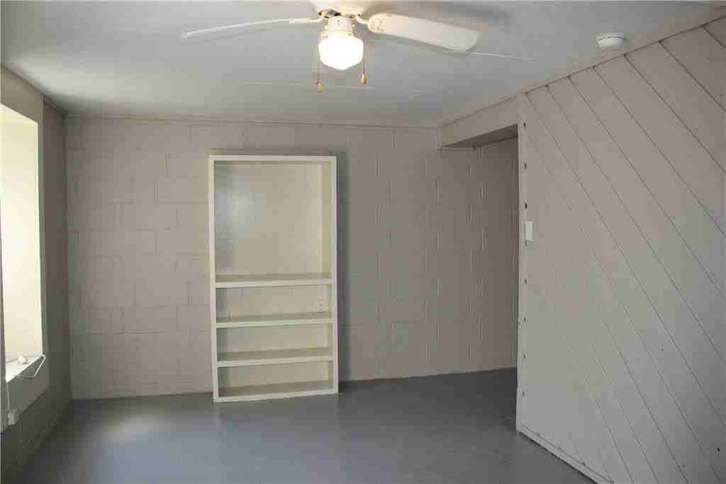 620 N Leverett Ave - Photo 2 of 6