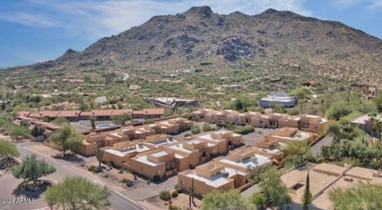 37222 N Tom Darlington Dr Unit 18 - Photo 2 of 24