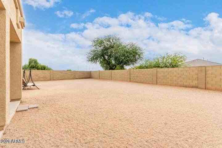 11755 W Hopi St - Photo 6 of 8