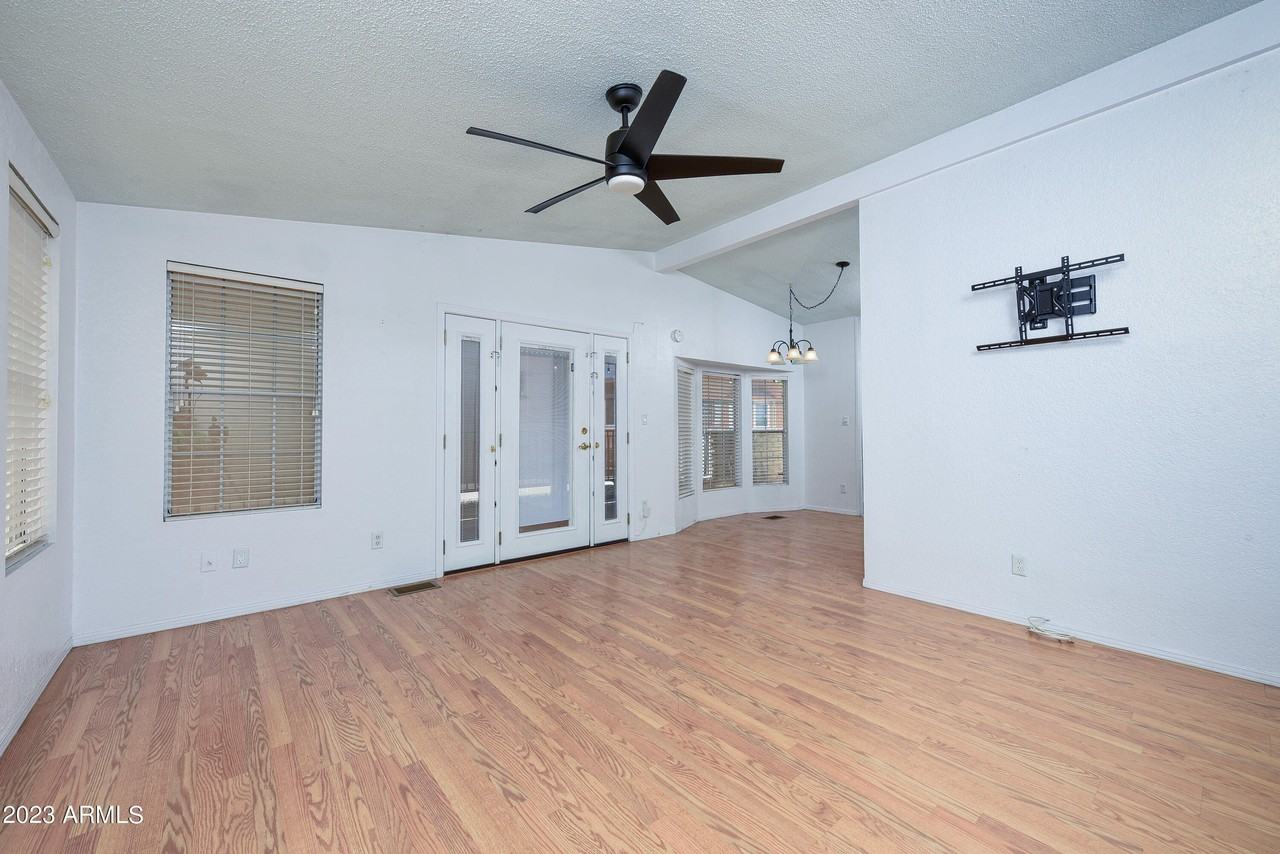 6178 S Pinehurst Dr - Photo 3 of 14