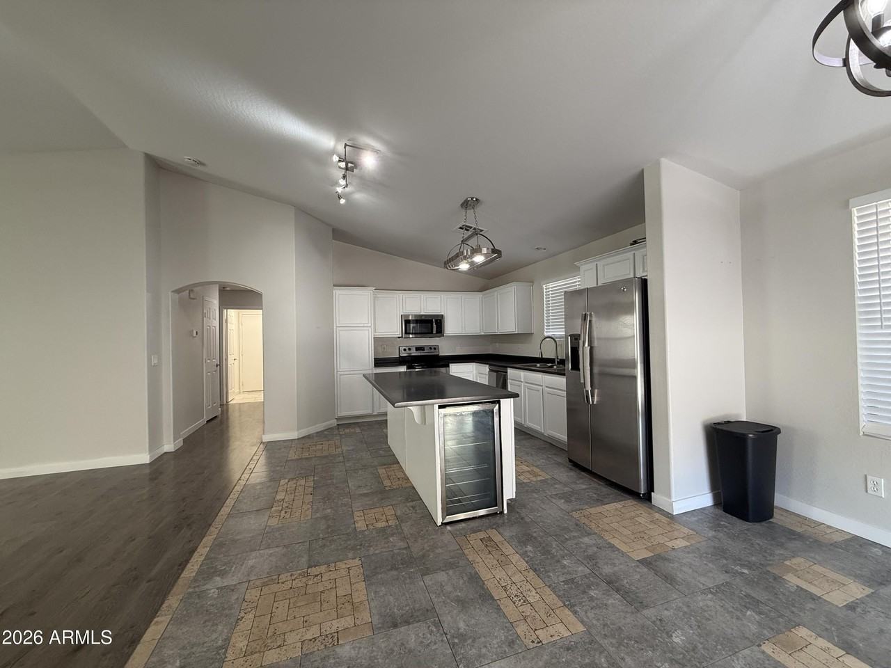 6723 W Beverly Rd - Photo 4 of 23