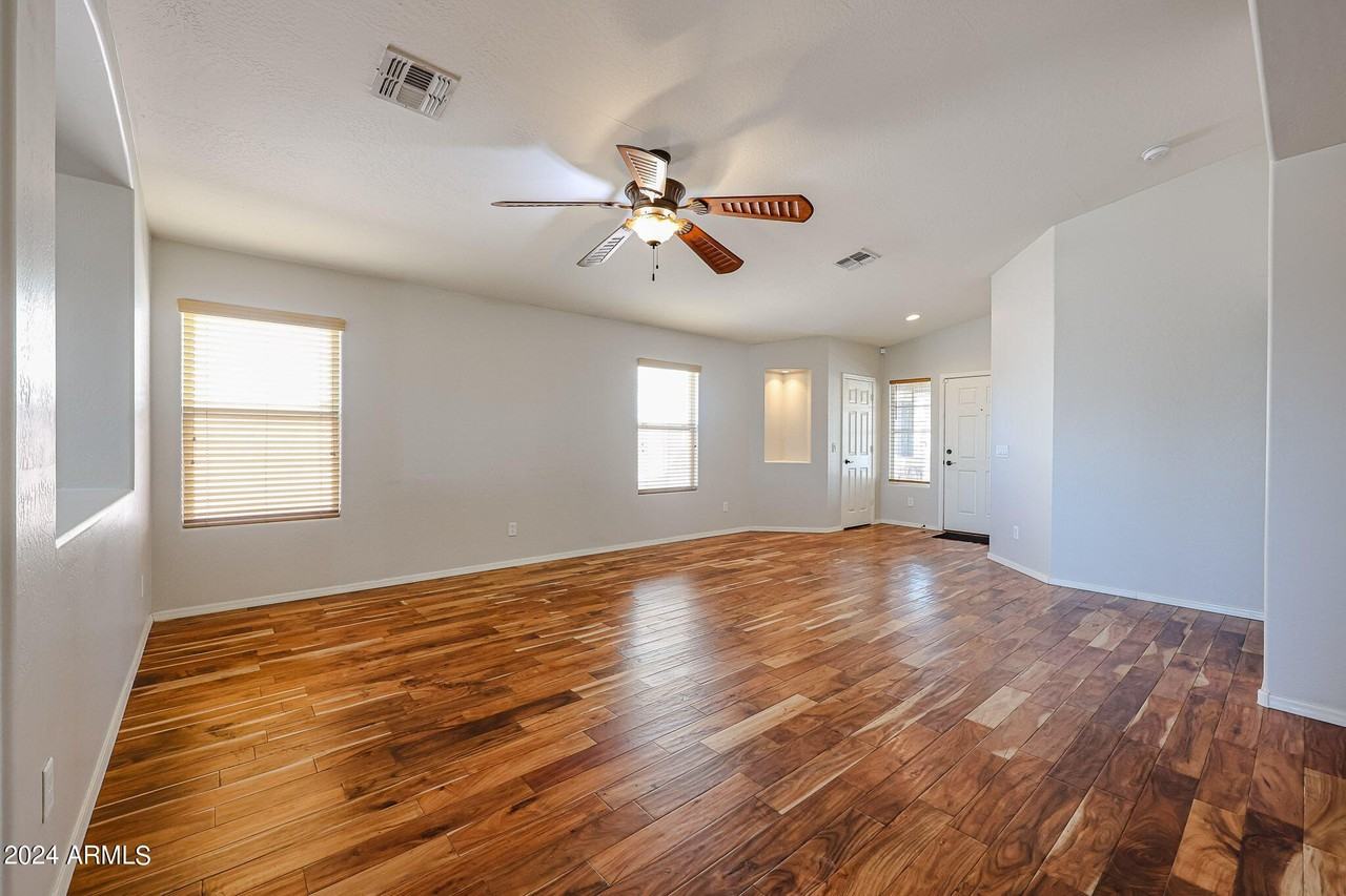 7423 W Pueblo Ave - Photo 3 of 25