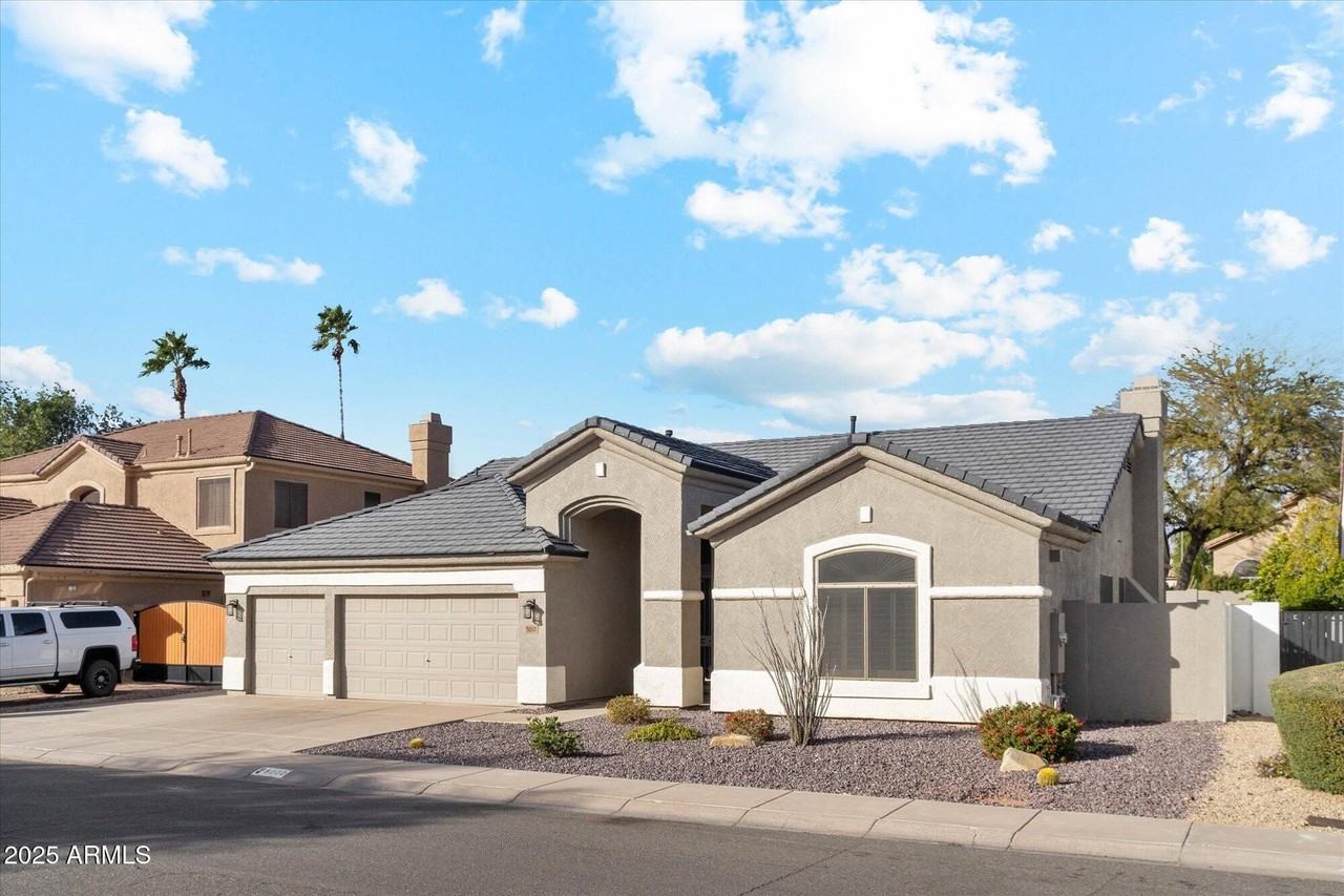 5222 E Danbury Rd - Photo 2 of 27