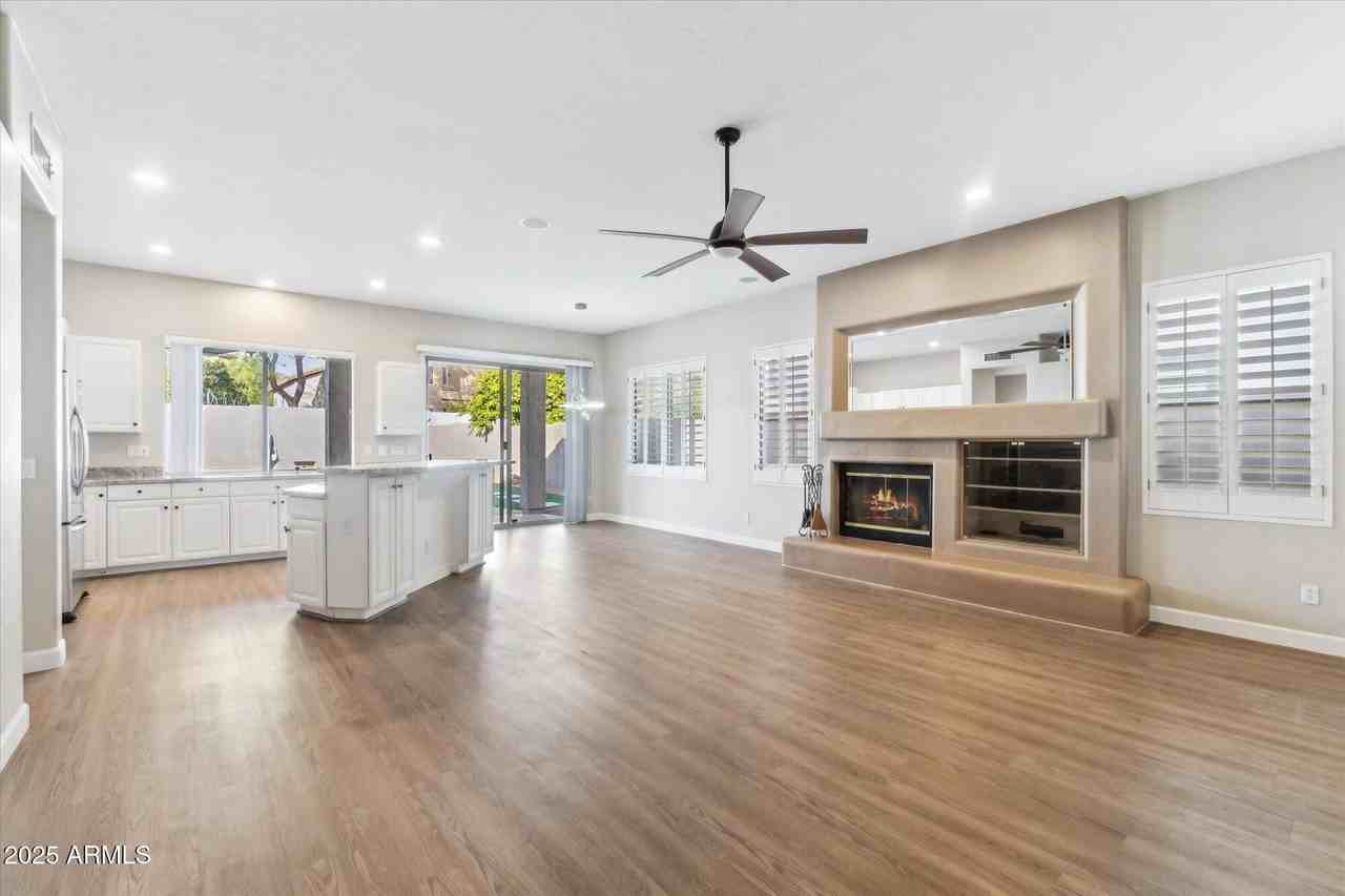 5222 E Danbury Rd - Photo 7 of 27