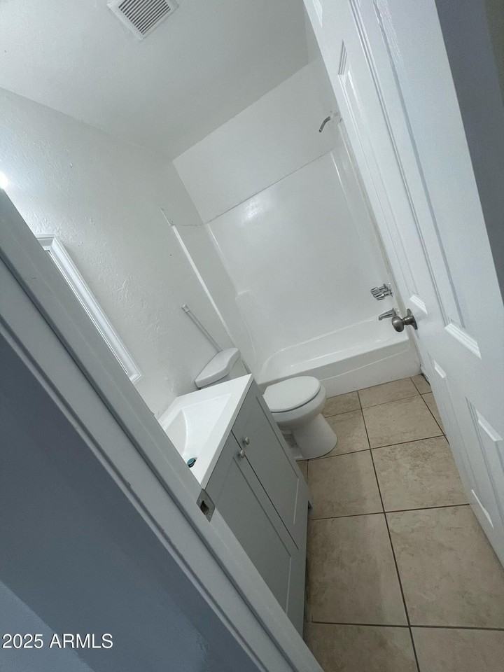 3232 W Jackson St Apt 1 - Photo 5 of 5