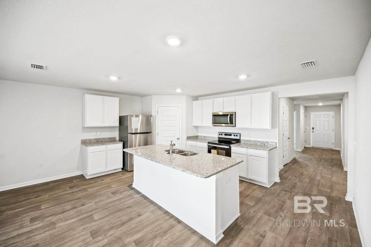 18885 Markle Dr - Photo 2 of 13