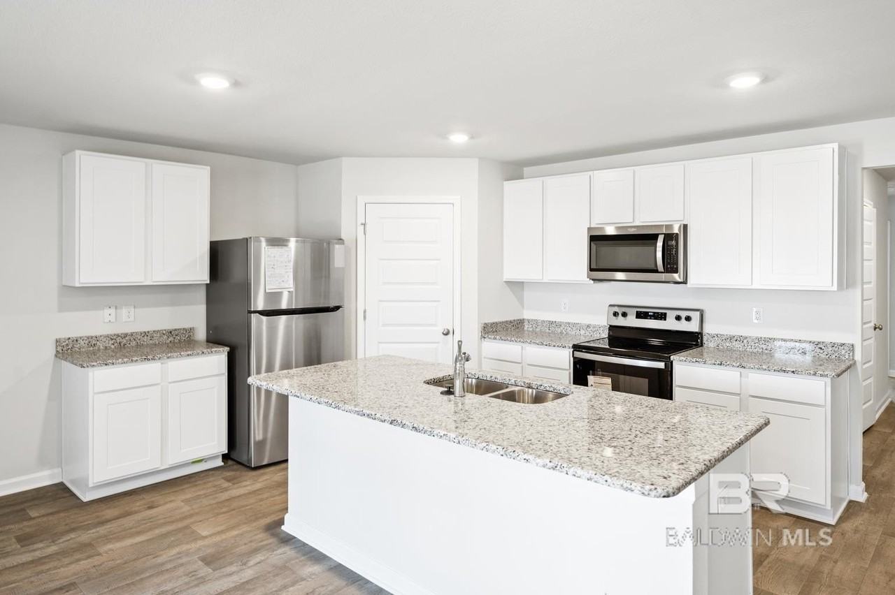 18885 Markle Dr - Photo 5 of 13