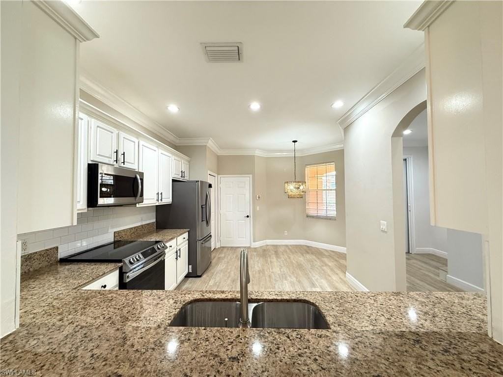 9723 Heatherstone Lake Ct #5 - Photo 7 of 32