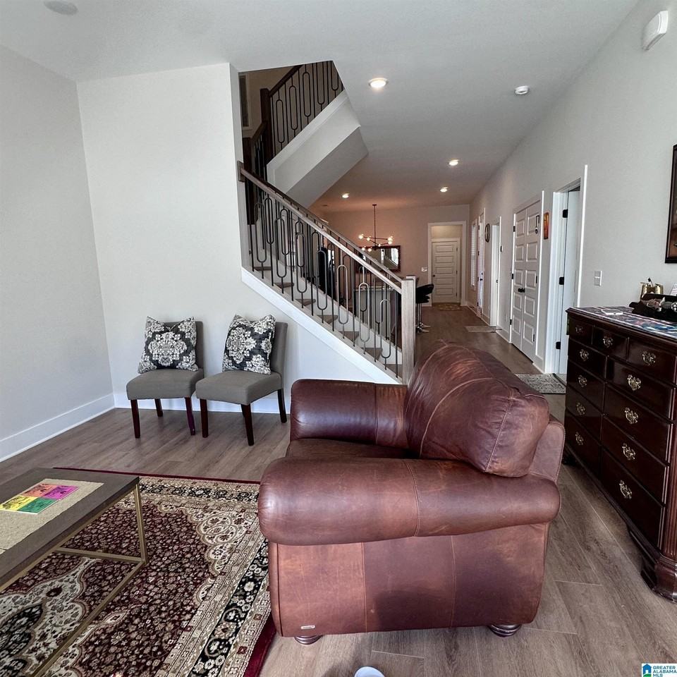 4740 Arden Way - Photo 5 of 37