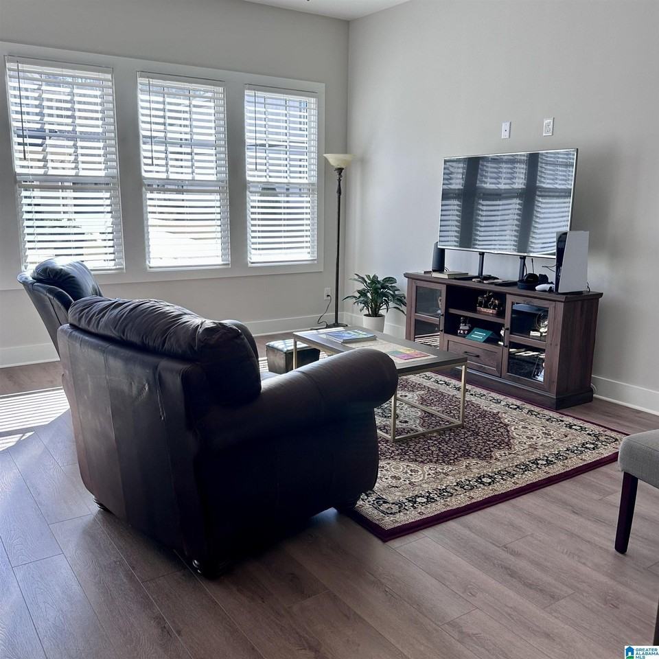 4740 Arden Way - Photo 6 of 37