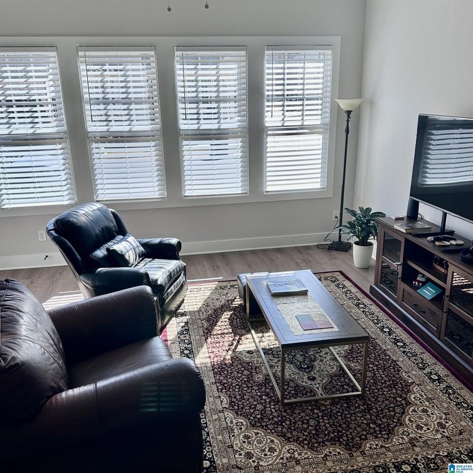 4740 Arden Way - Photo 7 of 37