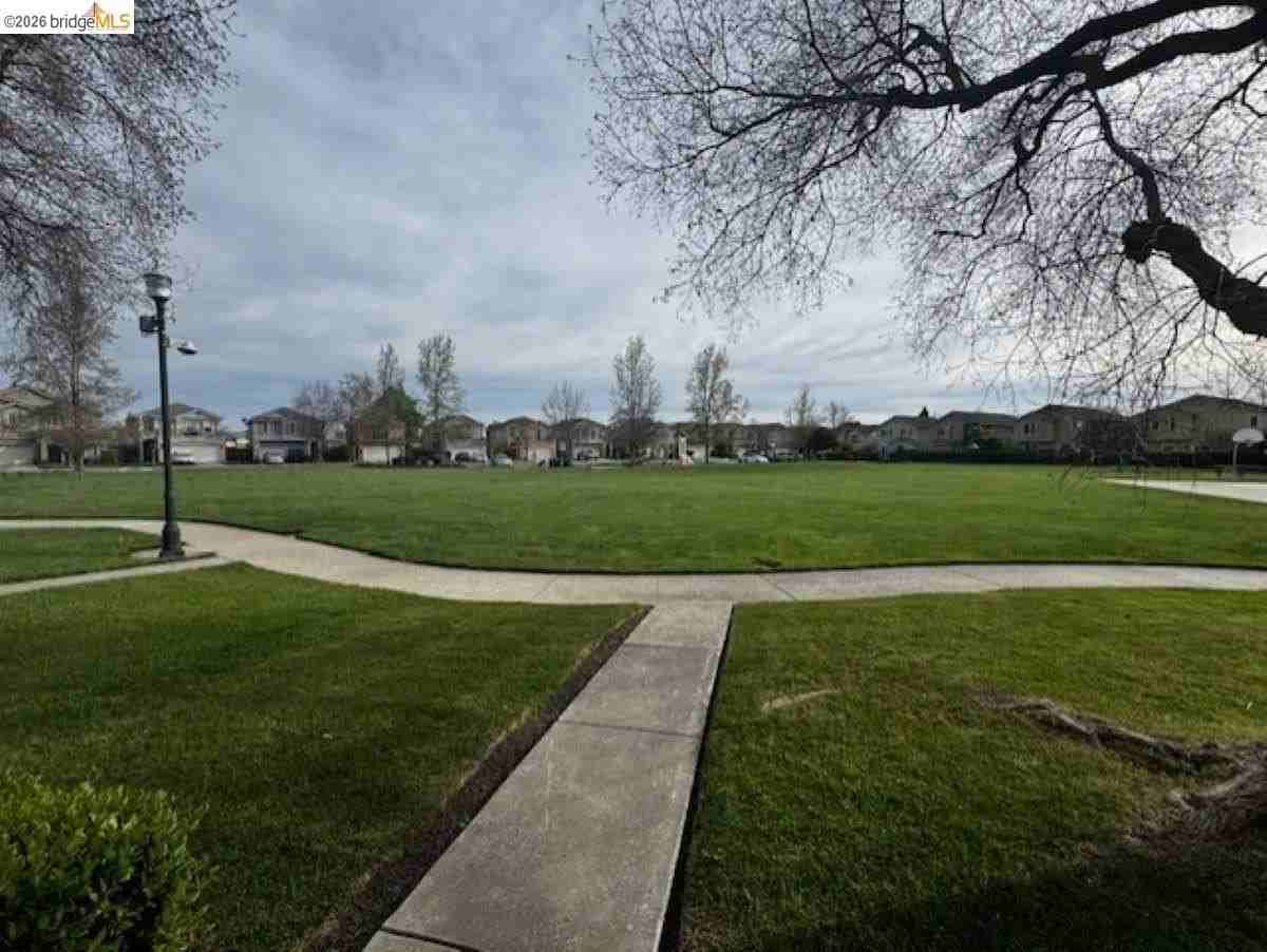 8224 Shay Cir - Photo 3 of 38