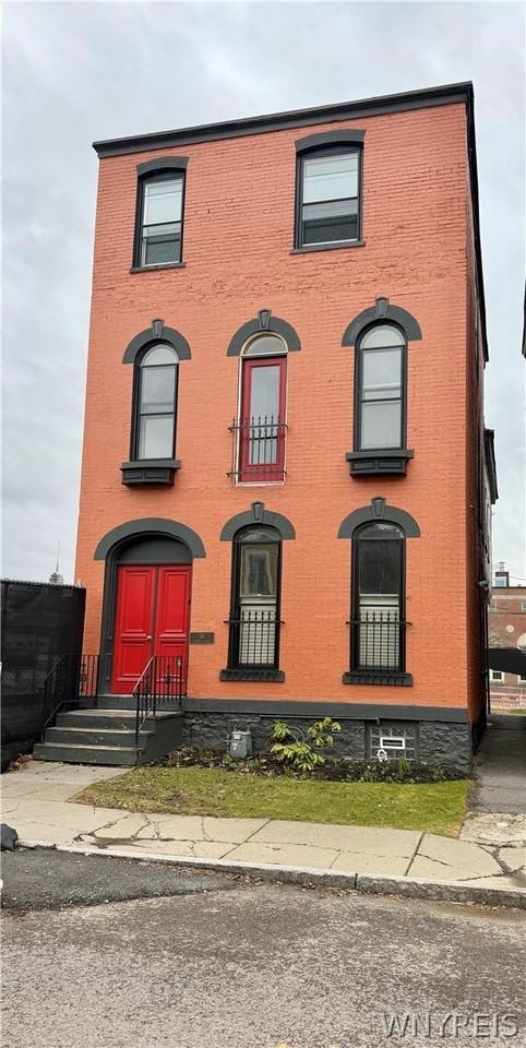 56 Trinity Pl #5