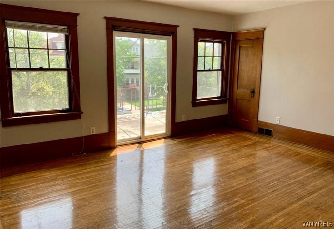 296 Sterling Ave - Photo 3 of 10