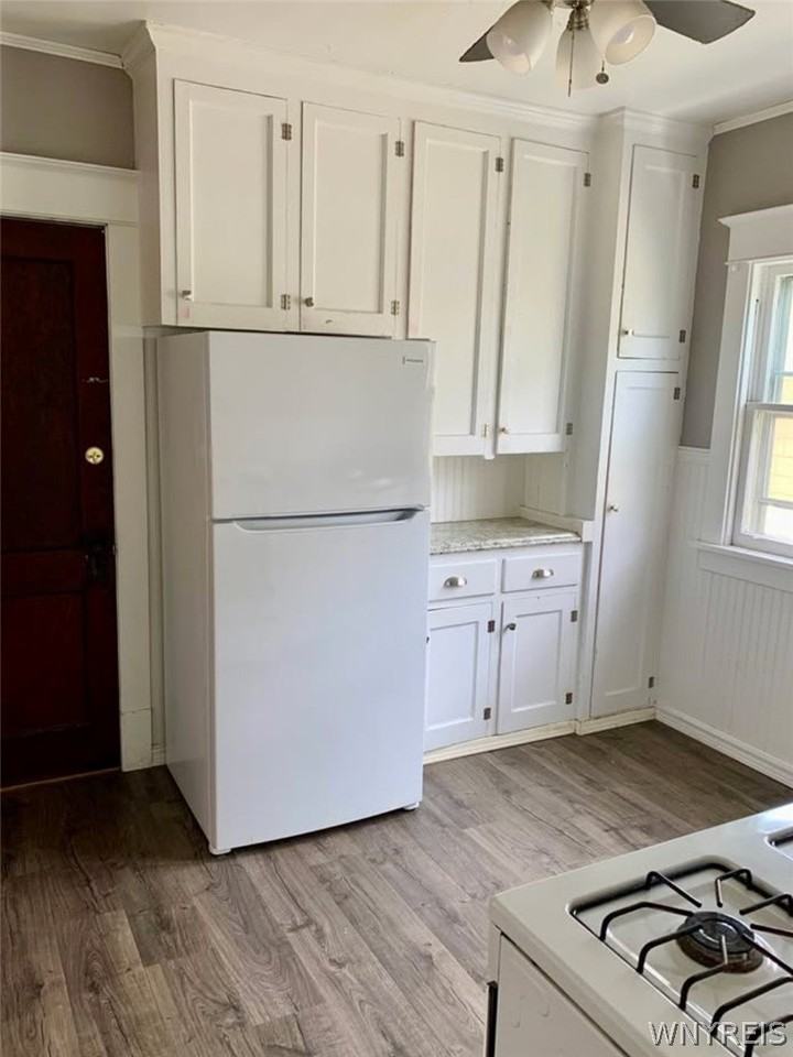 296 Sterling Ave - Photo 5 of 10