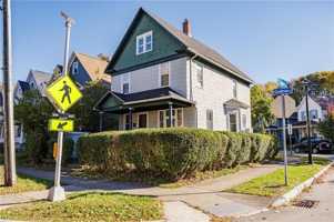 featured image of 890 Goodman St S